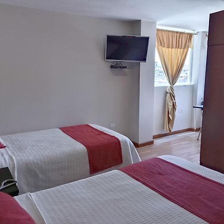 Hotel Versailles Ambato Ngoại thất bức ảnh