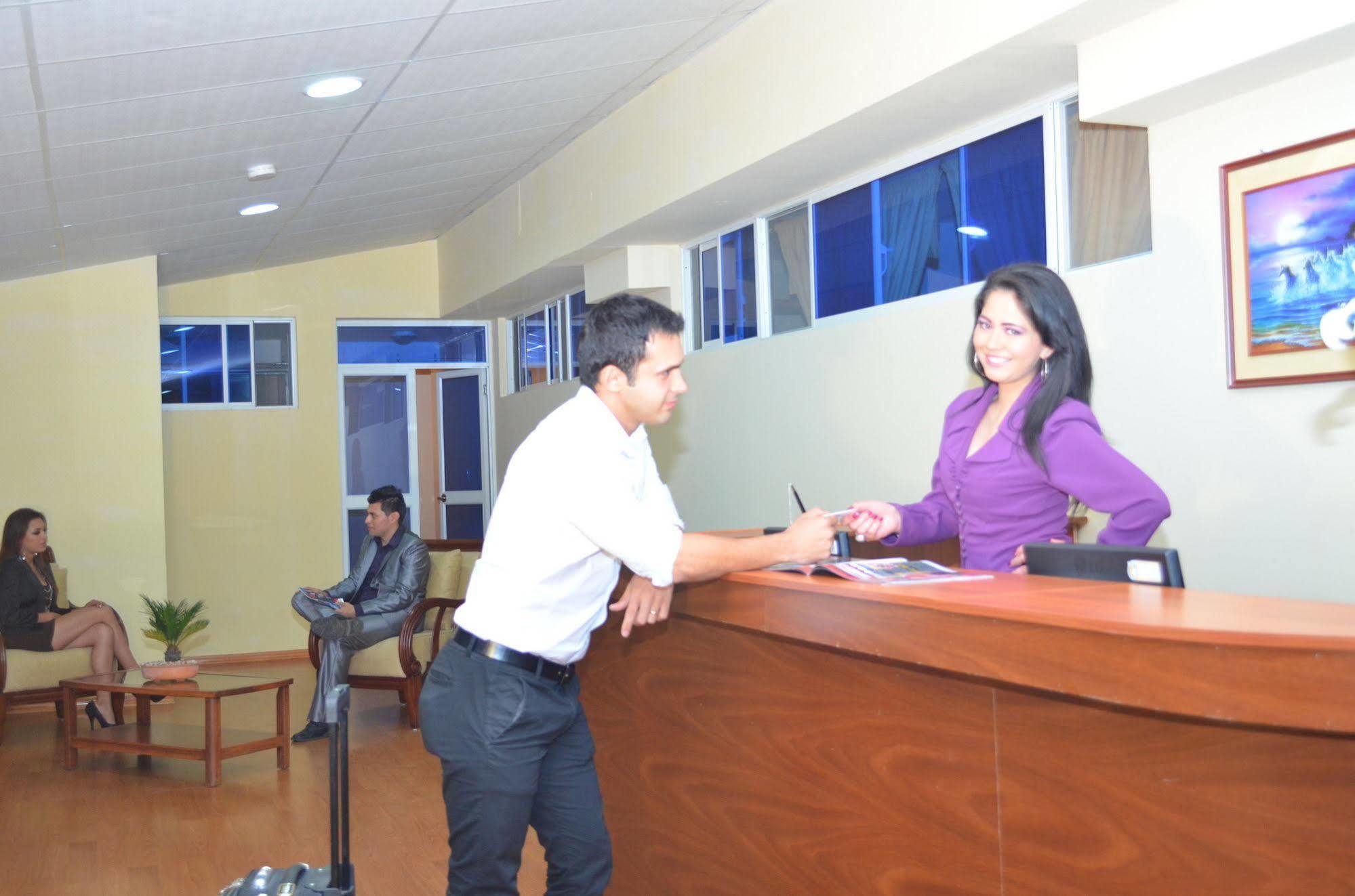 Hotel Versailles Ambato Ngoại thất bức ảnh