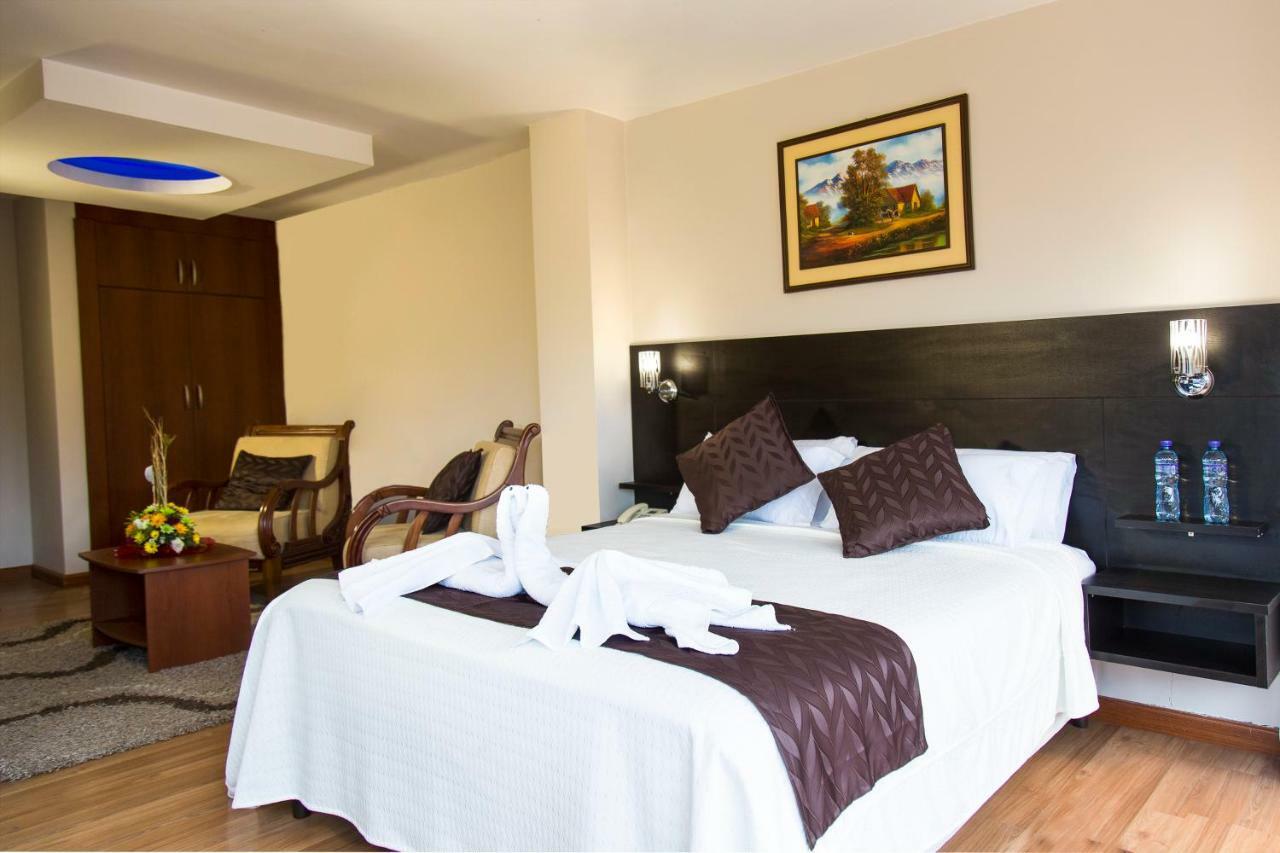 Hotel Versailles Ambato Ngoại thất bức ảnh