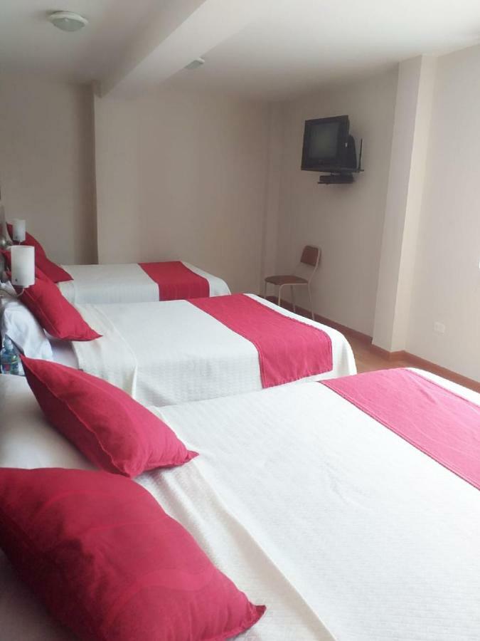 Hotel Versailles Ambato Ngoại thất bức ảnh
